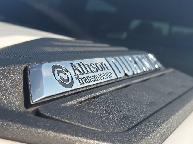 Used 2024 Chevrolet Silverado 3500 High Country w/ High Country Premium Package AWD/4WD image 9