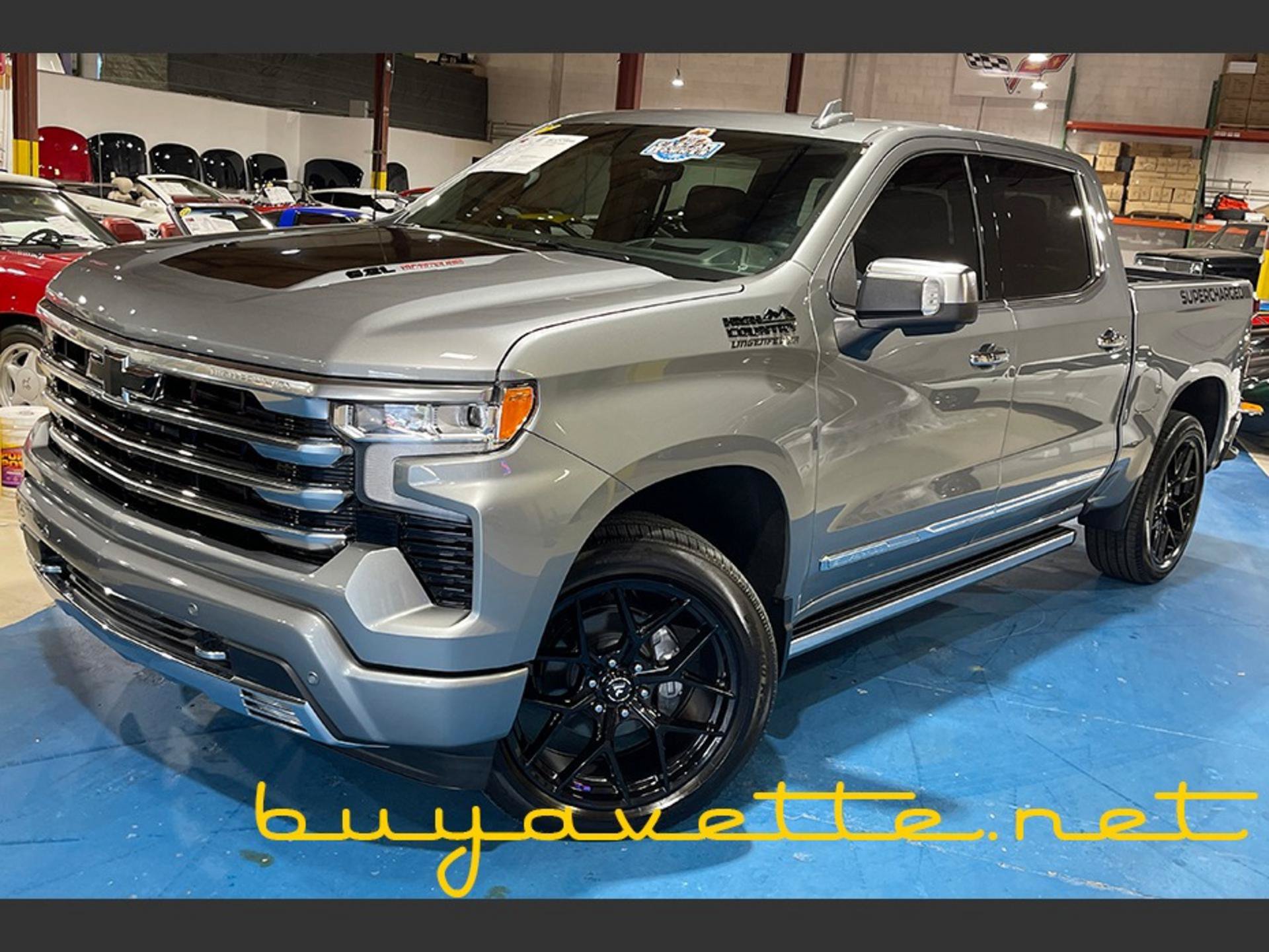 Used 2025 Chevrolet Silverado 1500 High Country w/ Technology Package AWD/4WD image 1