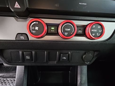 Used 2022 Toyota Tacoma SR image 16