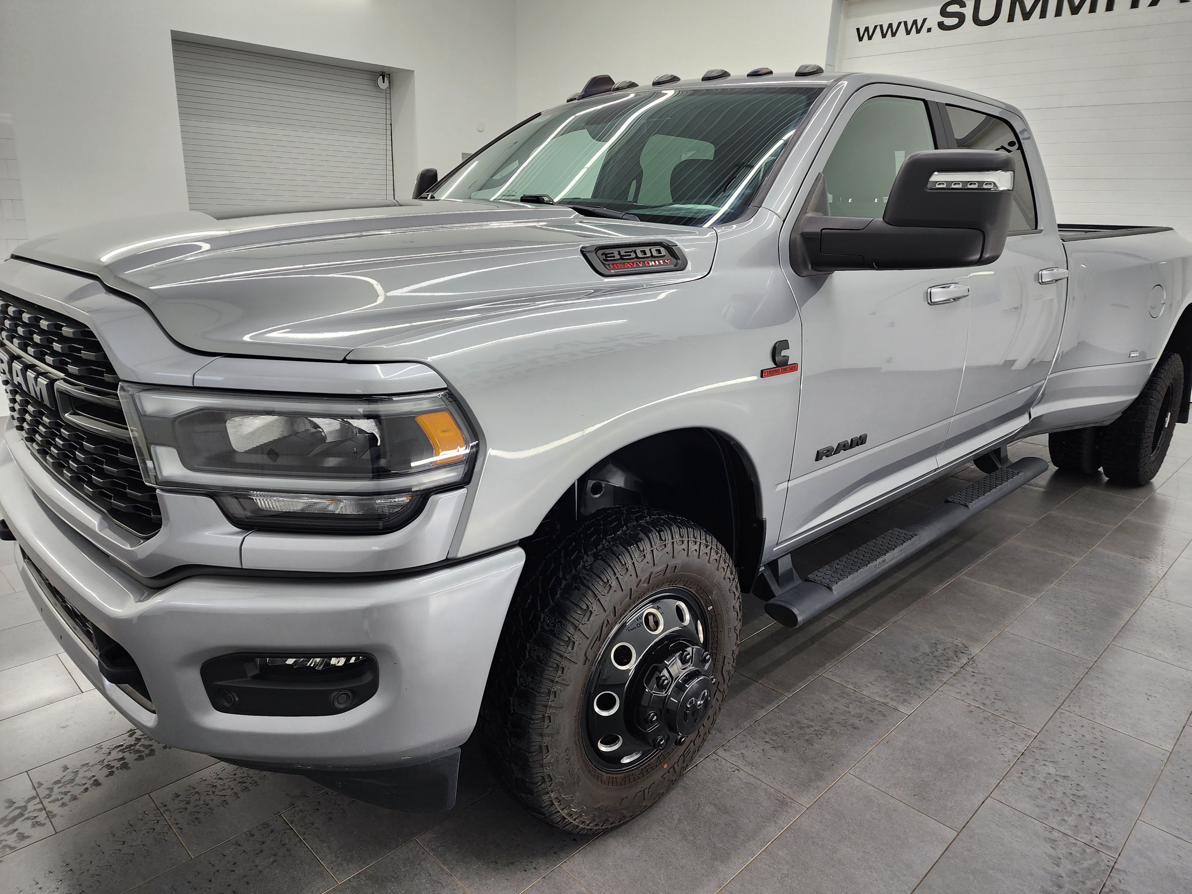 Used 2024 RAM 3500 Big Horn w/ Night Edition AWD/4WD image 7