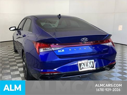 Used 2023 Hyundai Elantra Limited w/ Cargo Package image 7