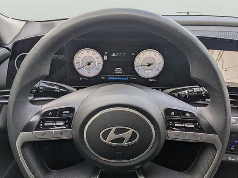 Used 2024 Hyundai Elantra SEL FWD image 26