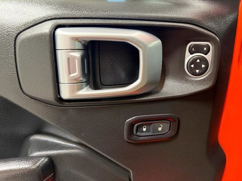 Used 2018 Jeep Wrangler Unlimited Sport S image 13