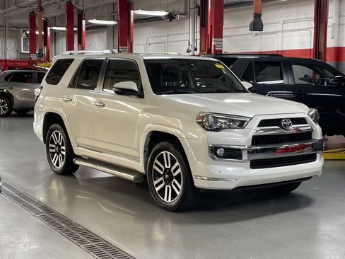 Used 2014 Toyota 4Runner Limited image 2