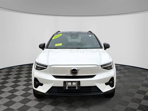 Used 2023 Volvo XC40 Recharge Ultimate image 2