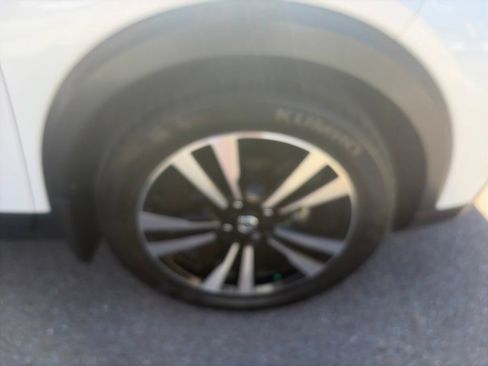 Used 2019 Nissan Kicks SR w/ SR Premium Package FWD image 43
