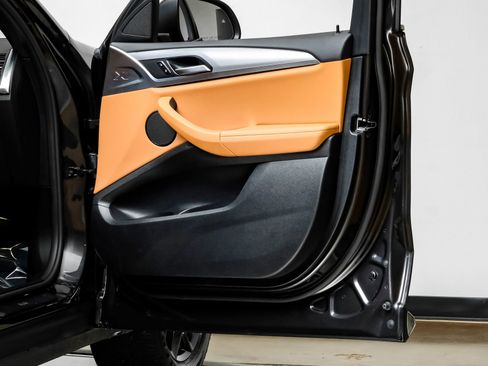 Used 2025 BMW X4 xDrive30i image 48