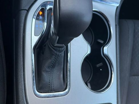 Used 2019 Jeep Grand Cherokee Laredo RWD image 27