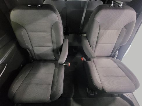 Used 2023 Chevrolet Traverse LT image 23