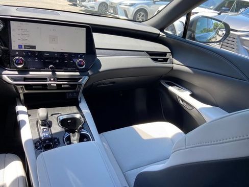 Certified 2025 Lexus RX 350 Premium w/ Accessory Package AWD/4WD image 16