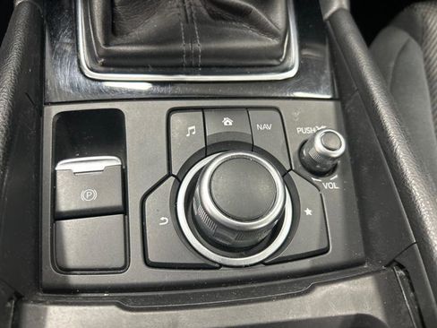 Used 2017 MAZDA MAZDA3 Sport image 17