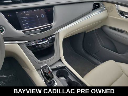 Used 2017 Cadillac XT5 Luxury w/ Driver Awareness Package FWD image 26