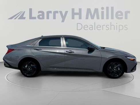 New 2026 Hyundai Elantra SEL Sport Premium FWD image 9