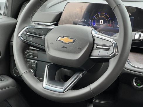 New 2026 Chevrolet Suburban LS image 8