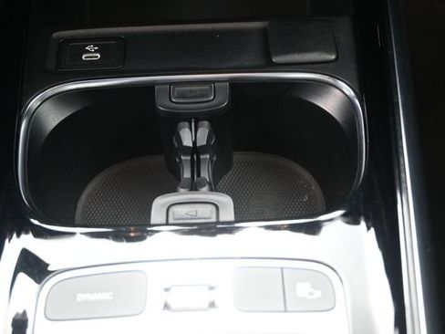 Certified 2025 Mercedes-Benz GLA 250 image 4