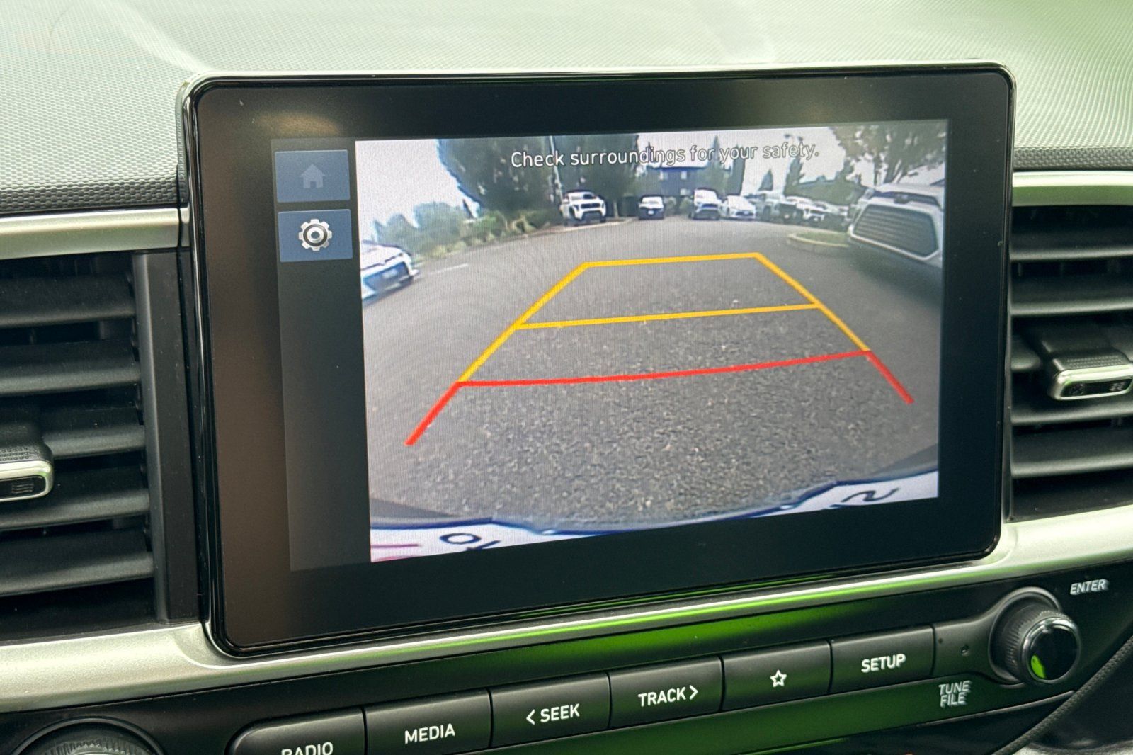 Used 2025 Hyundai Venue SEL FWD image 19