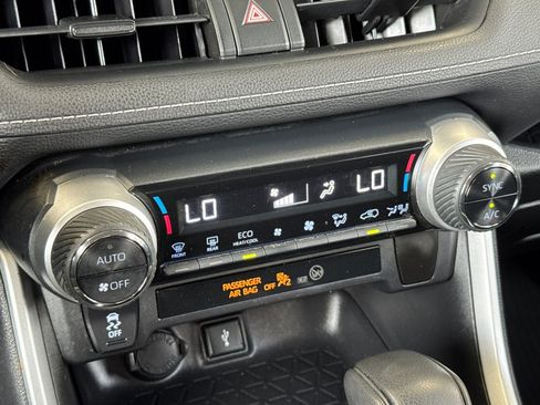 Certified 2021 Toyota RAV4 XLE AWD/4WD image 19