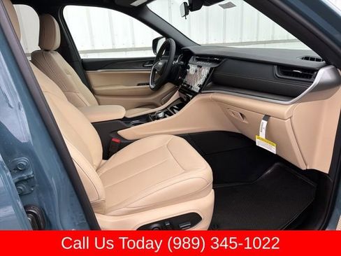 New 2026 Jeep Grand Cherokee Limited w/ Trailer Tow Package AWD/4WD image 38
