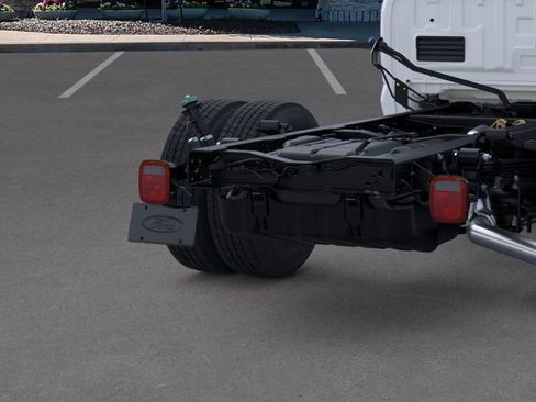 New 2025 Ford F350 XL w/ XL Chrome Package image 21