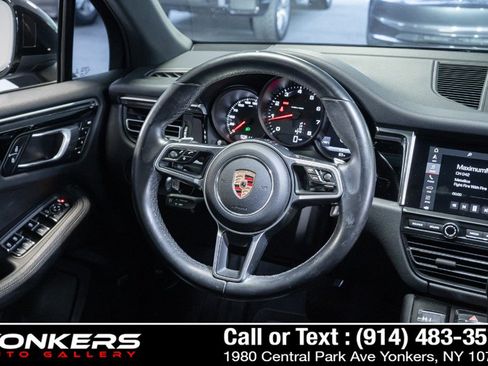 Used 2020 Porsche Macan AWD/4WD image 31