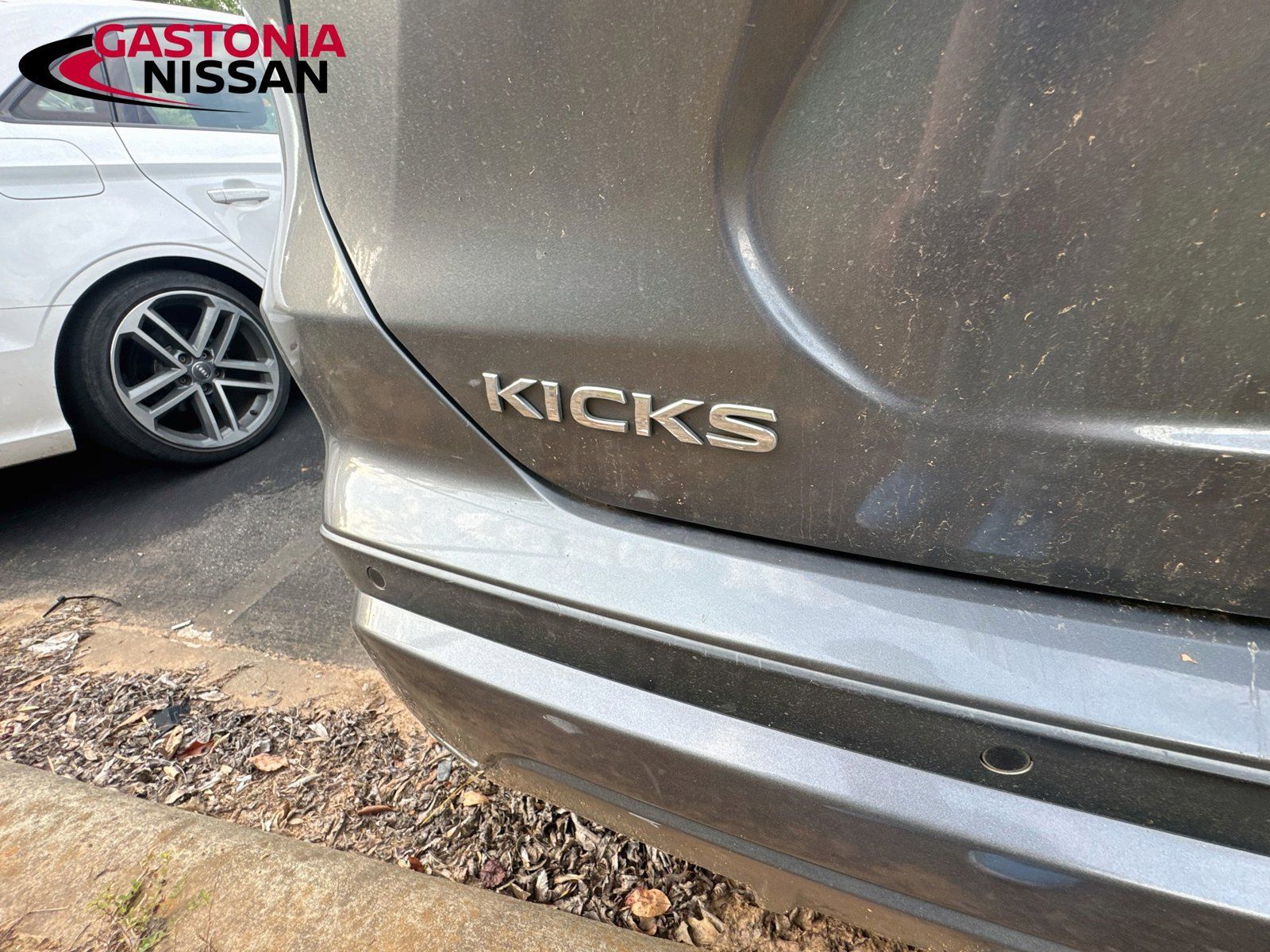 Used 2021 Nissan Kicks S FWD image 34