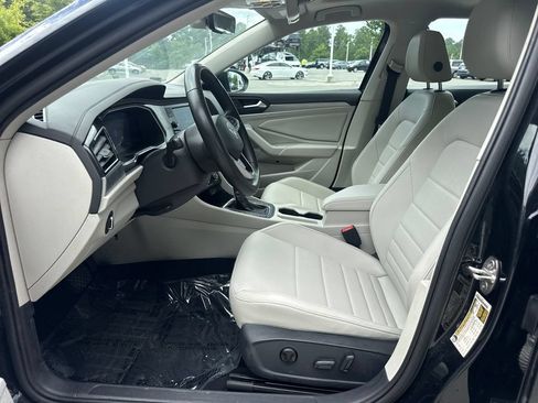 Used 2023 Volkswagen Jetta SE FWD image 12