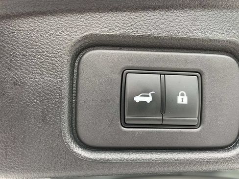 Used 2025 Nissan Pathfinder Platinum FWD image 10