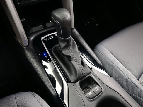 Used 2024 Toyota Corolla Cross SE image 20