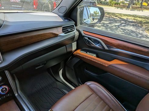 Used 2023 GMC Yukon Denali Ultimate AWD/4WD image 20