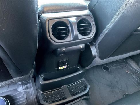 Used 2023 Jeep Wrangler Sahara w/ Cold Weather Group AWD/4WD image 28