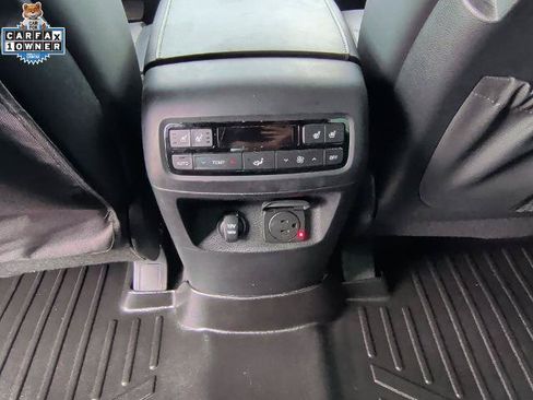 Used 2022 Hyundai Palisade Limited FWD image 16