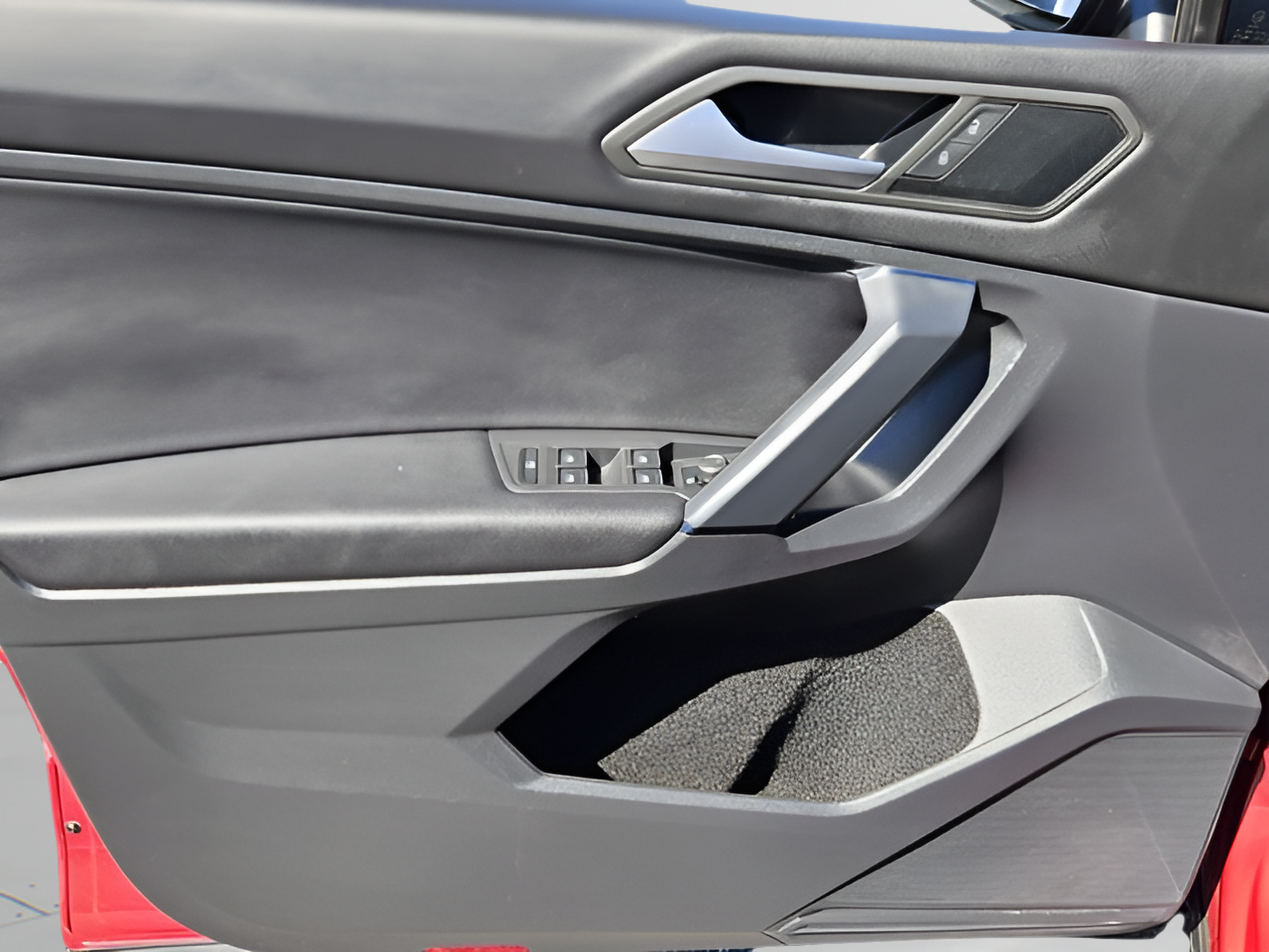 Used 2019 Volkswagen Tiguan SE w/ Panoramic Sunroof Package FWD image 15