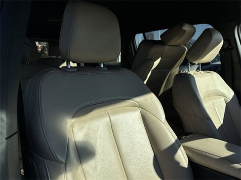 Used 2024 Jeep Grand Cherokee L Limited image 26