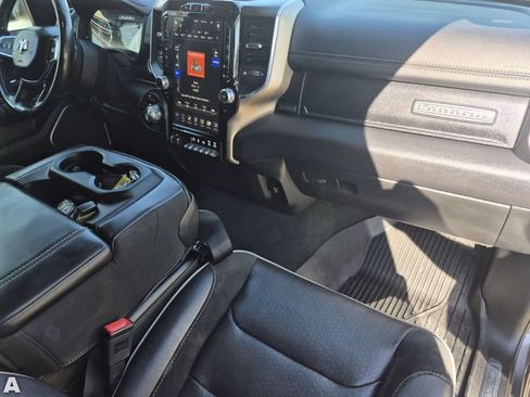 Used 2019 RAM 1500 Laramie AWD/4WD image 16