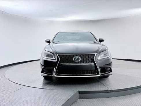 Used 2014 Lexus LS 460 w/ F Sport Package RWD image 12