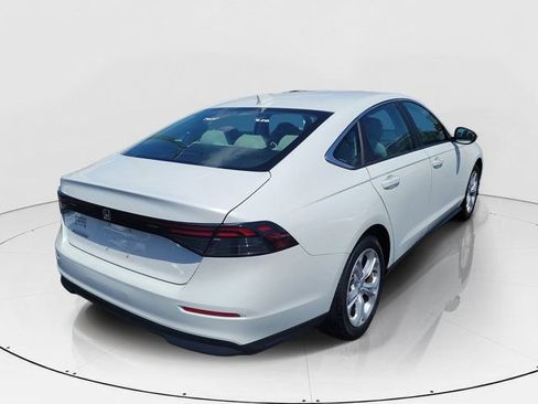 Used 2025 Honda Accord LX image 32