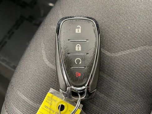 Certified 2022 Chevrolet Trax LT w/ Midnight Edition image 23