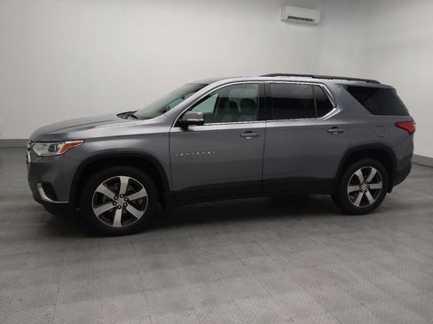 Used 2021 Chevrolet Traverse LT w/ LT Premium Package image 2