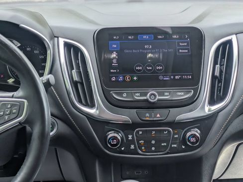 Used 2022 Chevrolet Equinox Premier FWD image 17