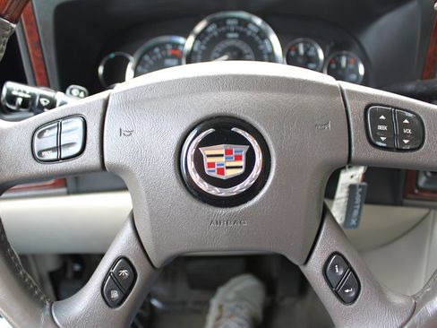 Used 2006 Cadillac Escalade EXT image 39