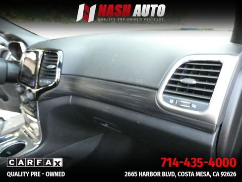 Used 2019 Jeep Grand Cherokee Laredo w/ 18" Wheel & 8.4" Radio Group RWD image 25