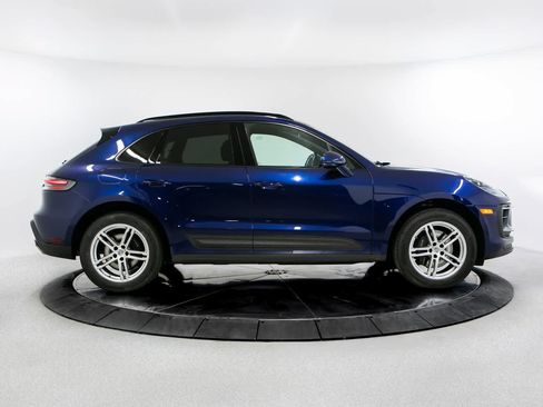 Certified 2023 Porsche Macan AWD/4WD image 8