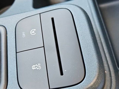 New 2025 Ford Maverick XL w/ Equipment Group 102A image 23