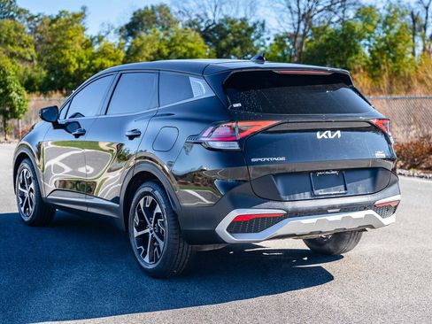 Used 2024 Kia Sportage EX image 4