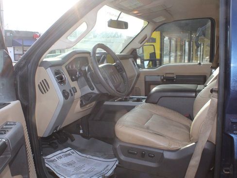 Used 2015 Ford F250 Lariat w/ Chrome Package image 9