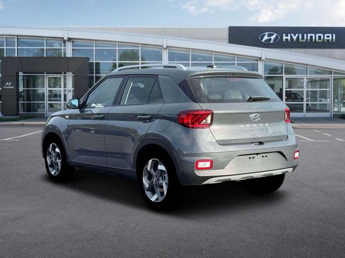 New 2026 Hyundai Venue SEL FWD image 5