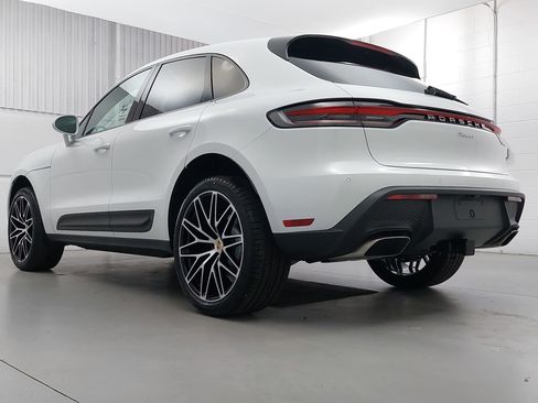 New 2026 Porsche Macan image 3