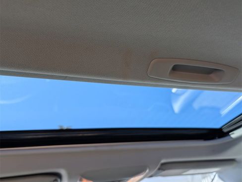 Used 2021 Toyota RAV4 XLE image 27