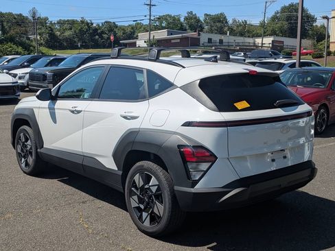 Certified 2024 Hyundai Kona SEL AWD/4WD image 4