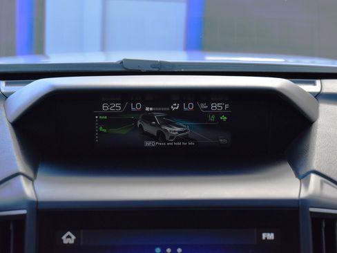 Used 2024 Subaru Forester Limited image 21